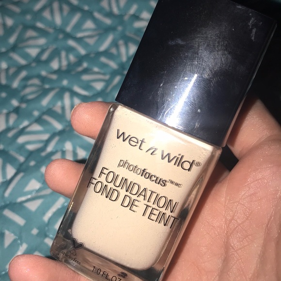 drugstore foundations! maybeline fit me, wet nwild - Picture 4 of 4